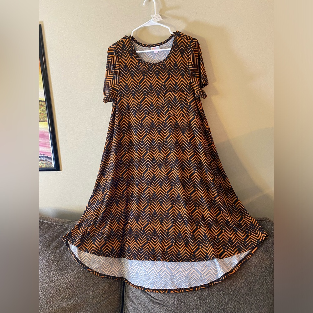 Black and Orange Chevron Pattern LuLaRoe Carly Dress Sz S